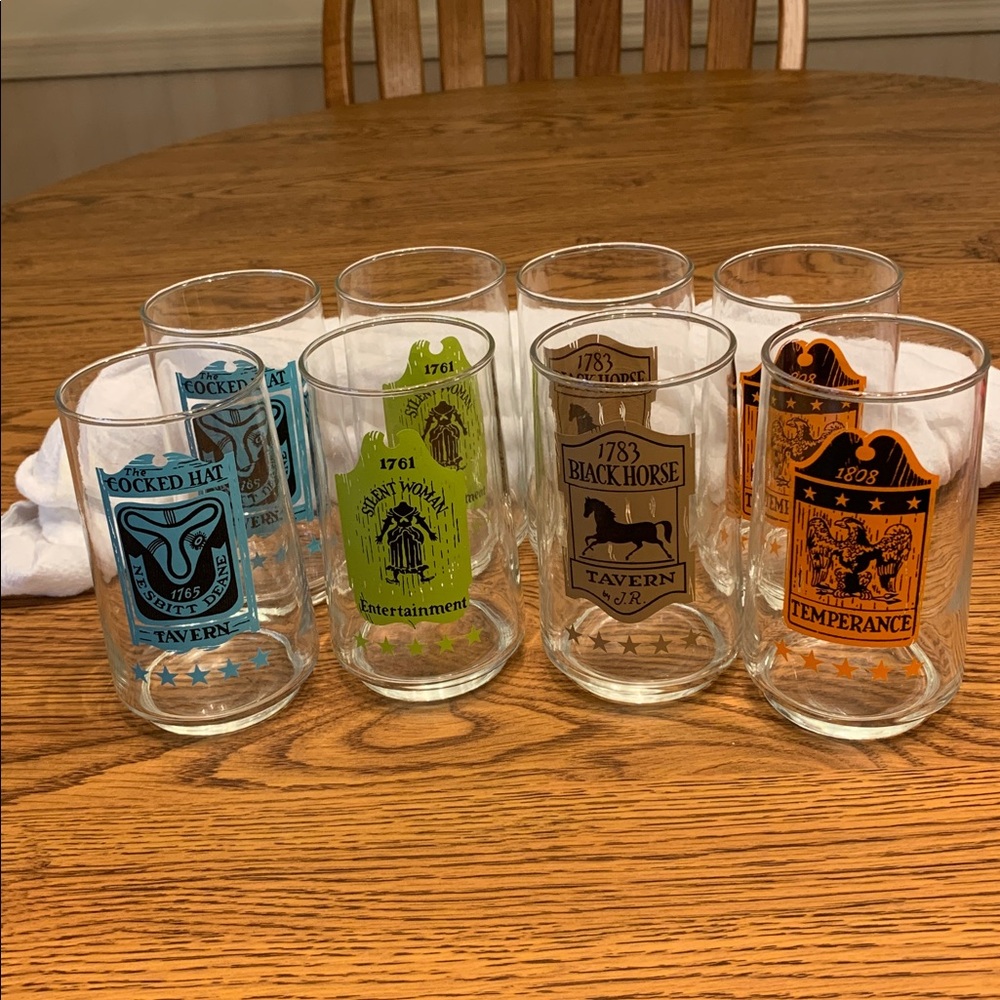 Anchorage Hocking Vintage Tavern sign Glasses Full set of 8 Excellent Condition